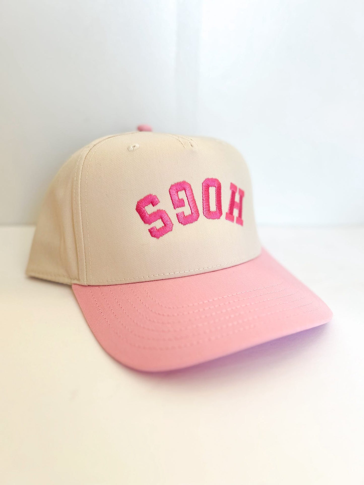 Upside Down Hogs Vintage Trucker Cream/Pink