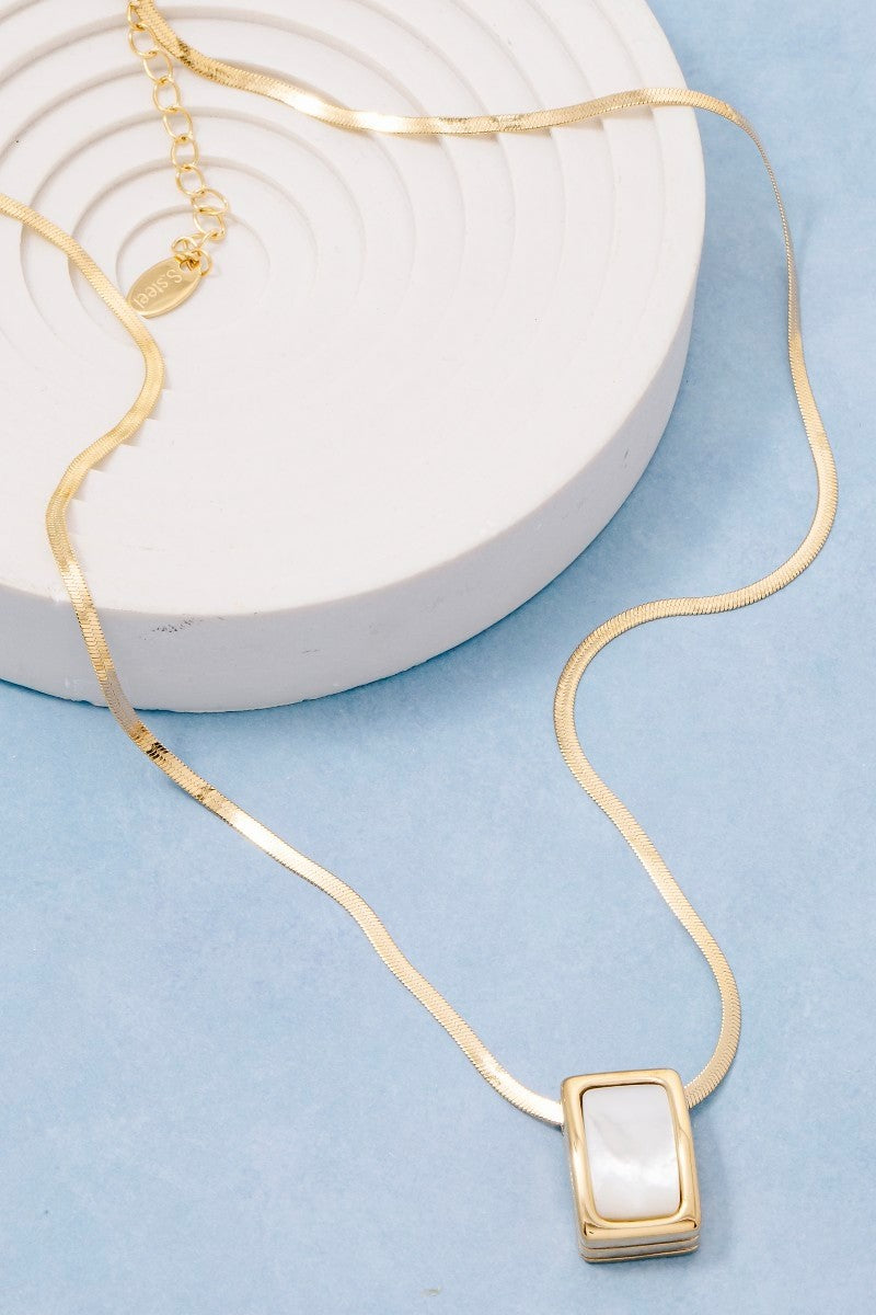 Herringbone Pearl Pendant Necklace