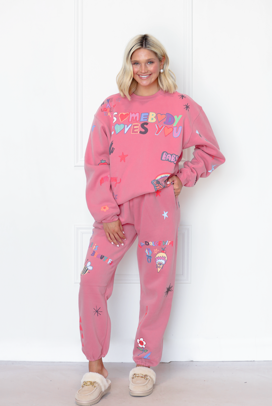 Somebody Loves You Crewneck Pink