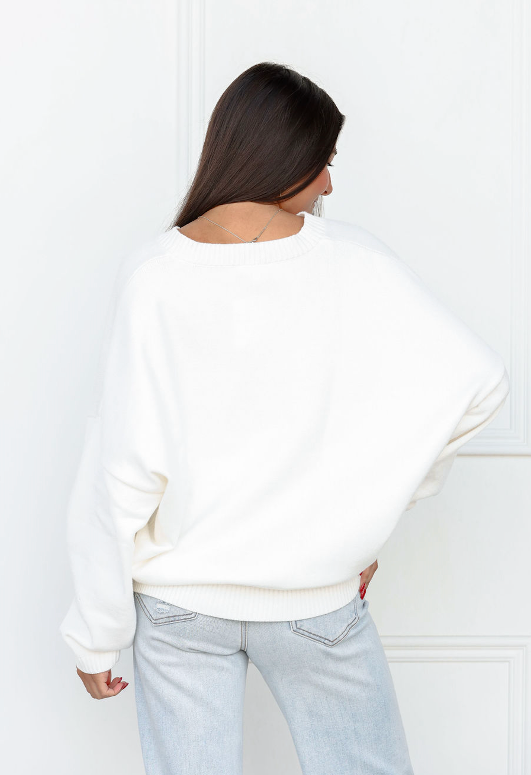 Off White V-neck Knit Pullover