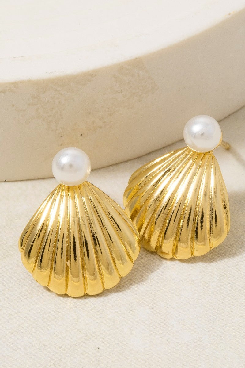 Clam Shell Studs
