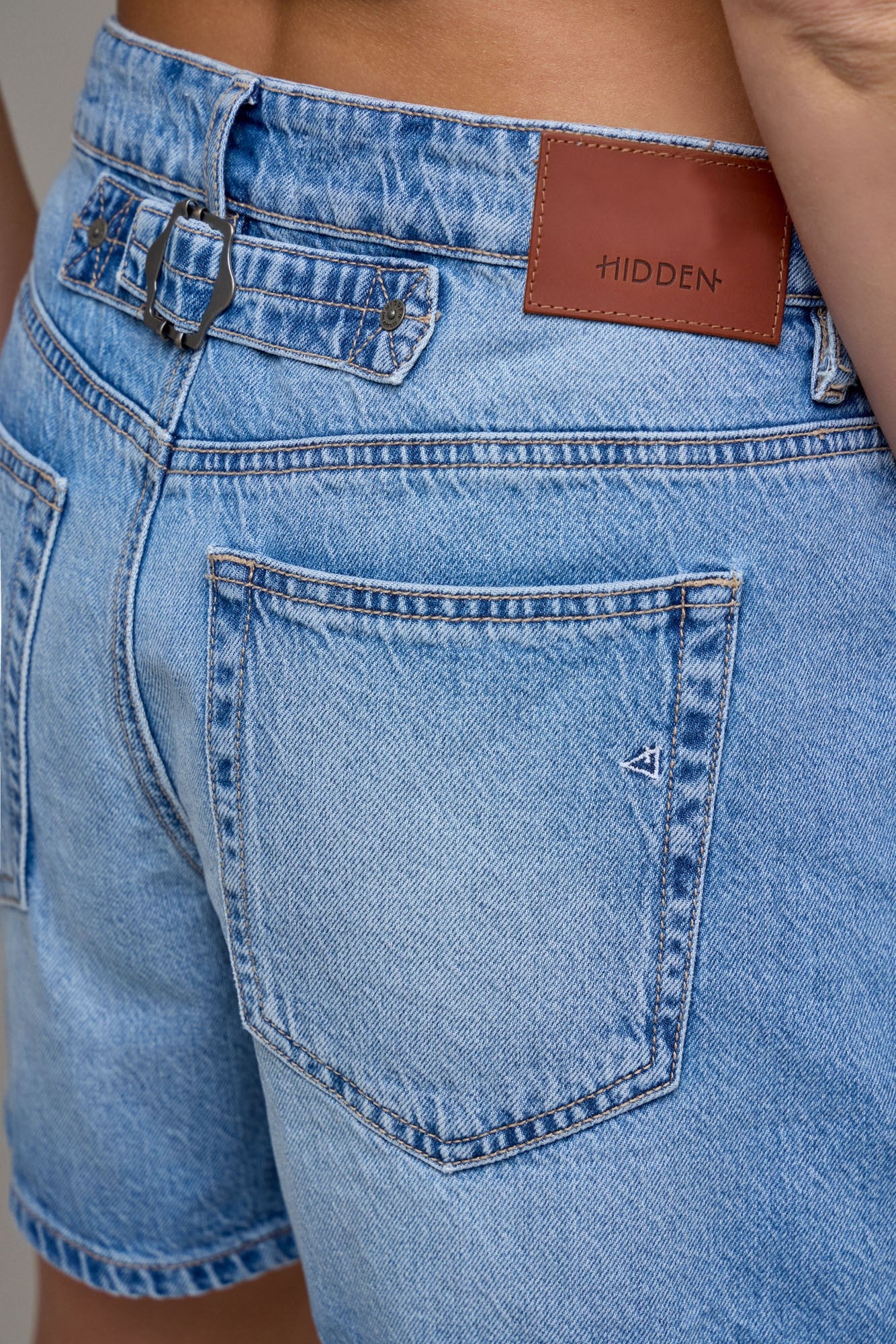 Medium Wash Barrel Shorts - Clothe Boutique