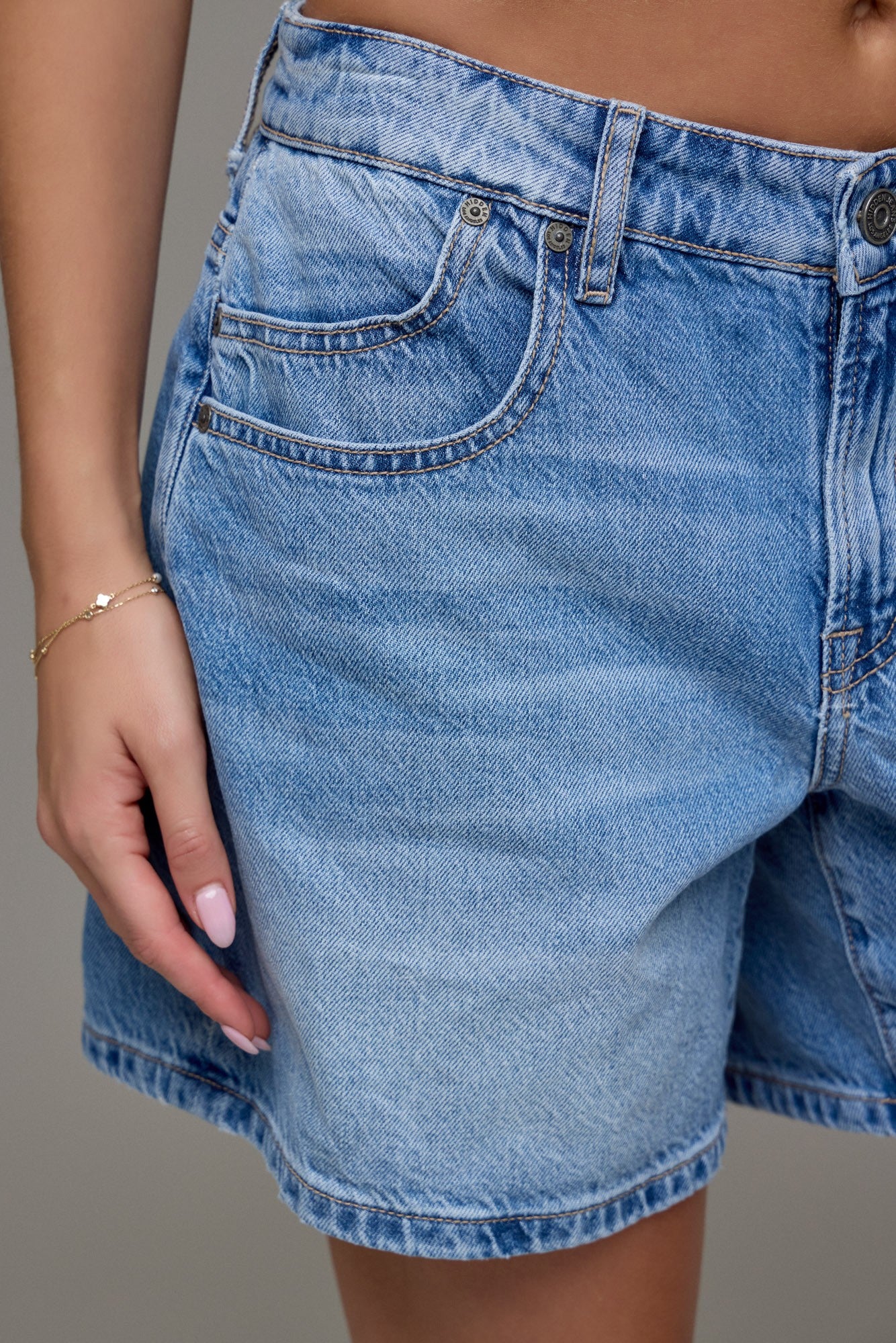 Medium Wash Barrel Shorts - Clothe Boutique