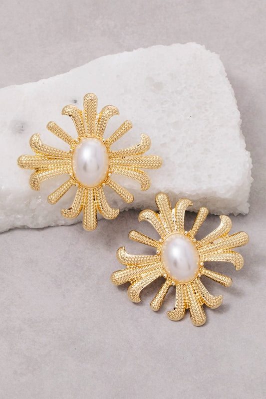 Oval Pearl Center Earrings - Clothe Boutique