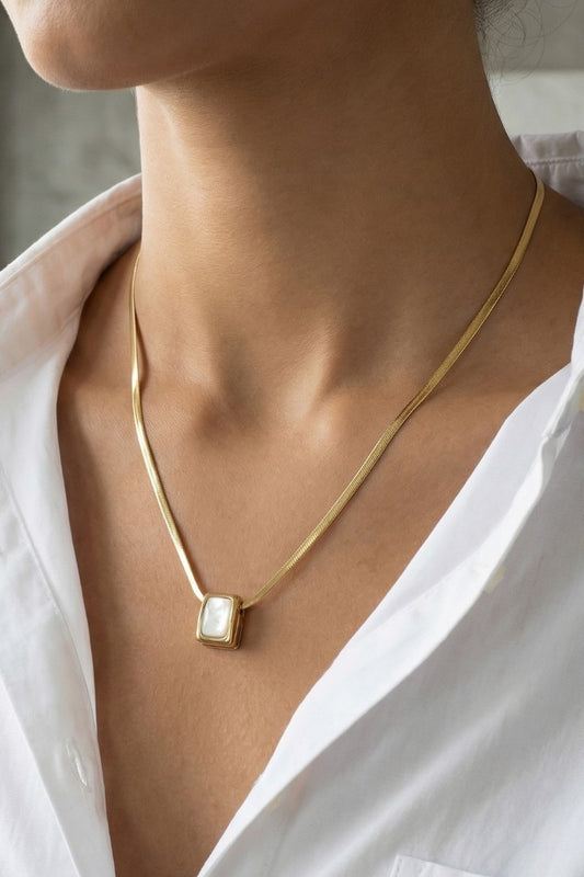 Herringbone Pearl Pendant Necklace