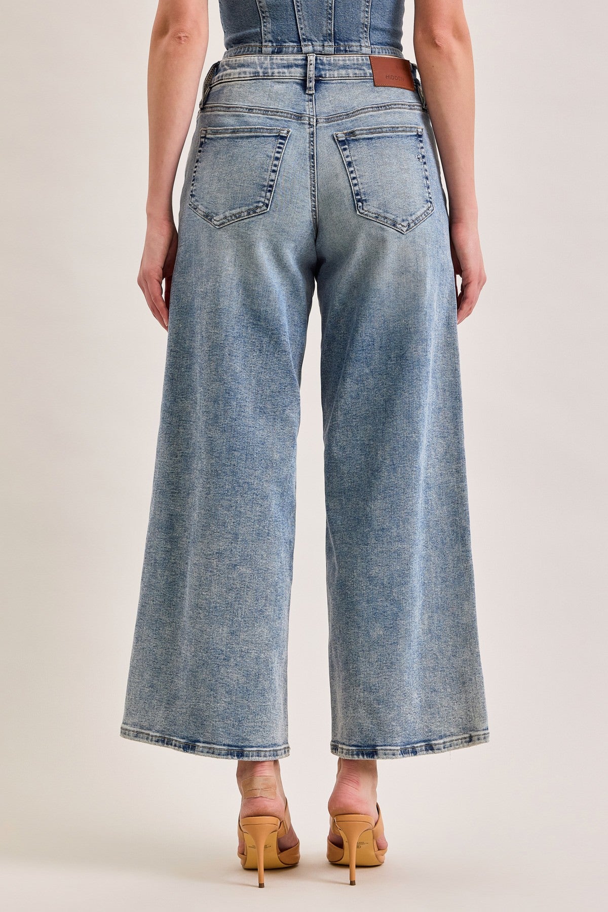 Medium Wash Cropped Wide Leg Jeans