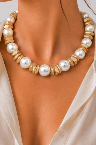 Pearl Collar Necklace
