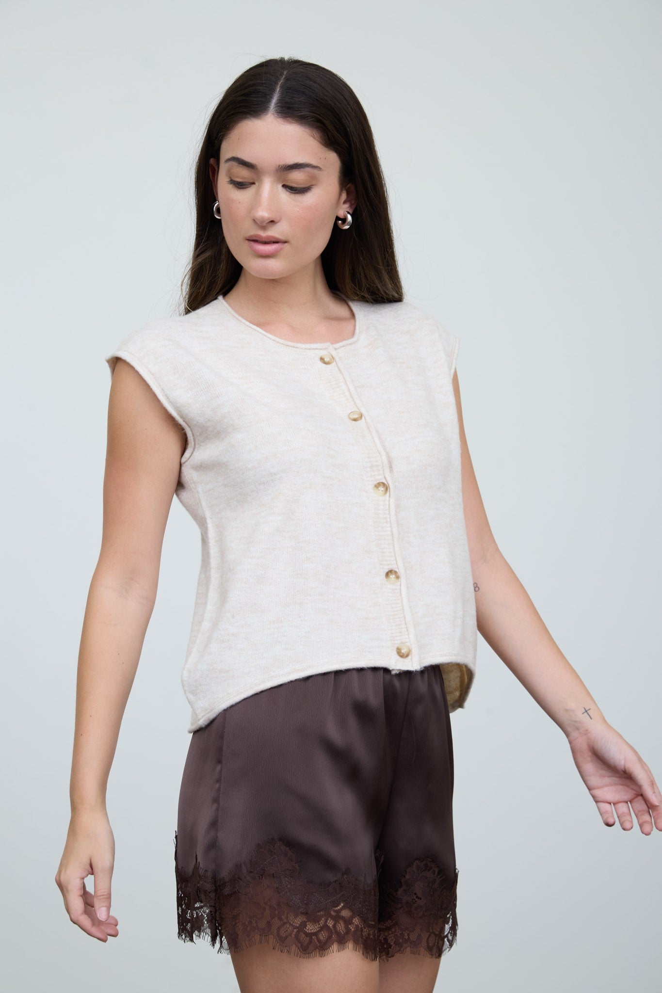Rolled Edge Knit Vest Oatmeal