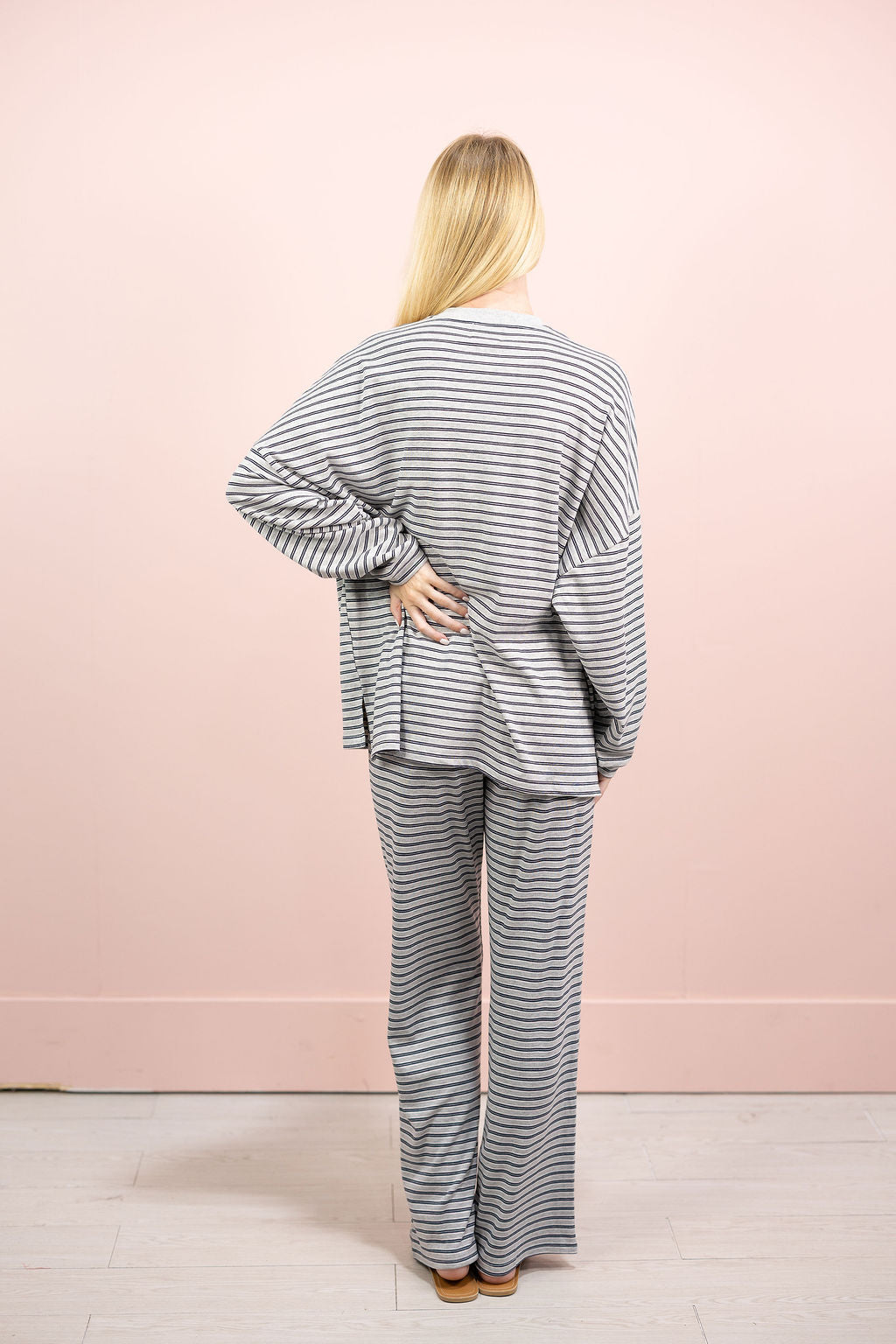Multi Stripe Knit Pants Grey