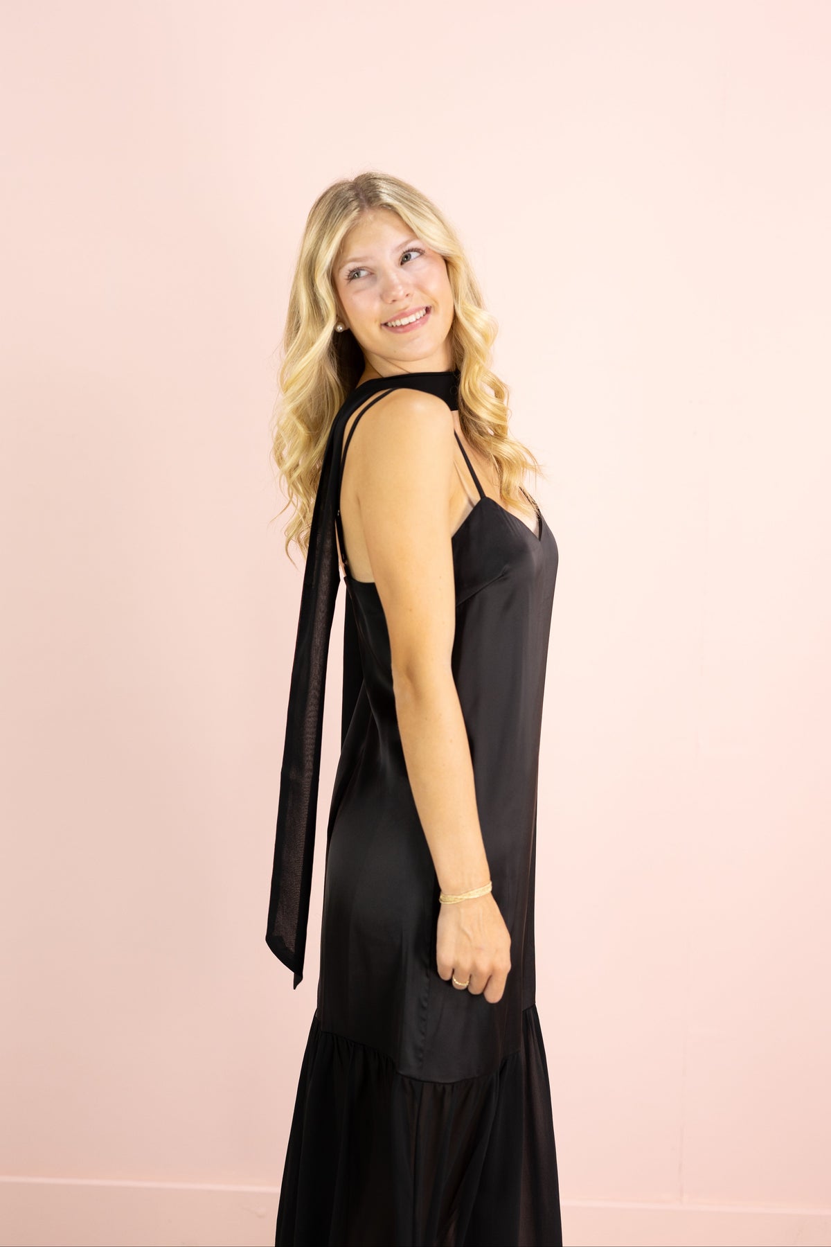 Chiffon Tiered Maxi w/ Scarf Black