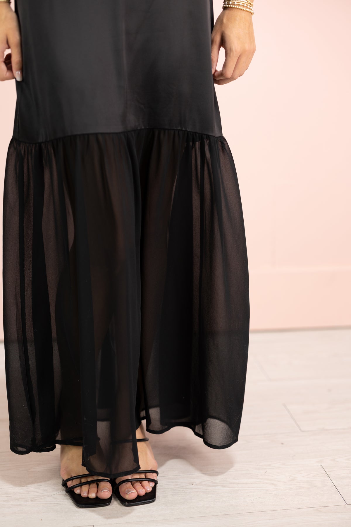Chiffon Tiered Maxi w/ Scarf Black