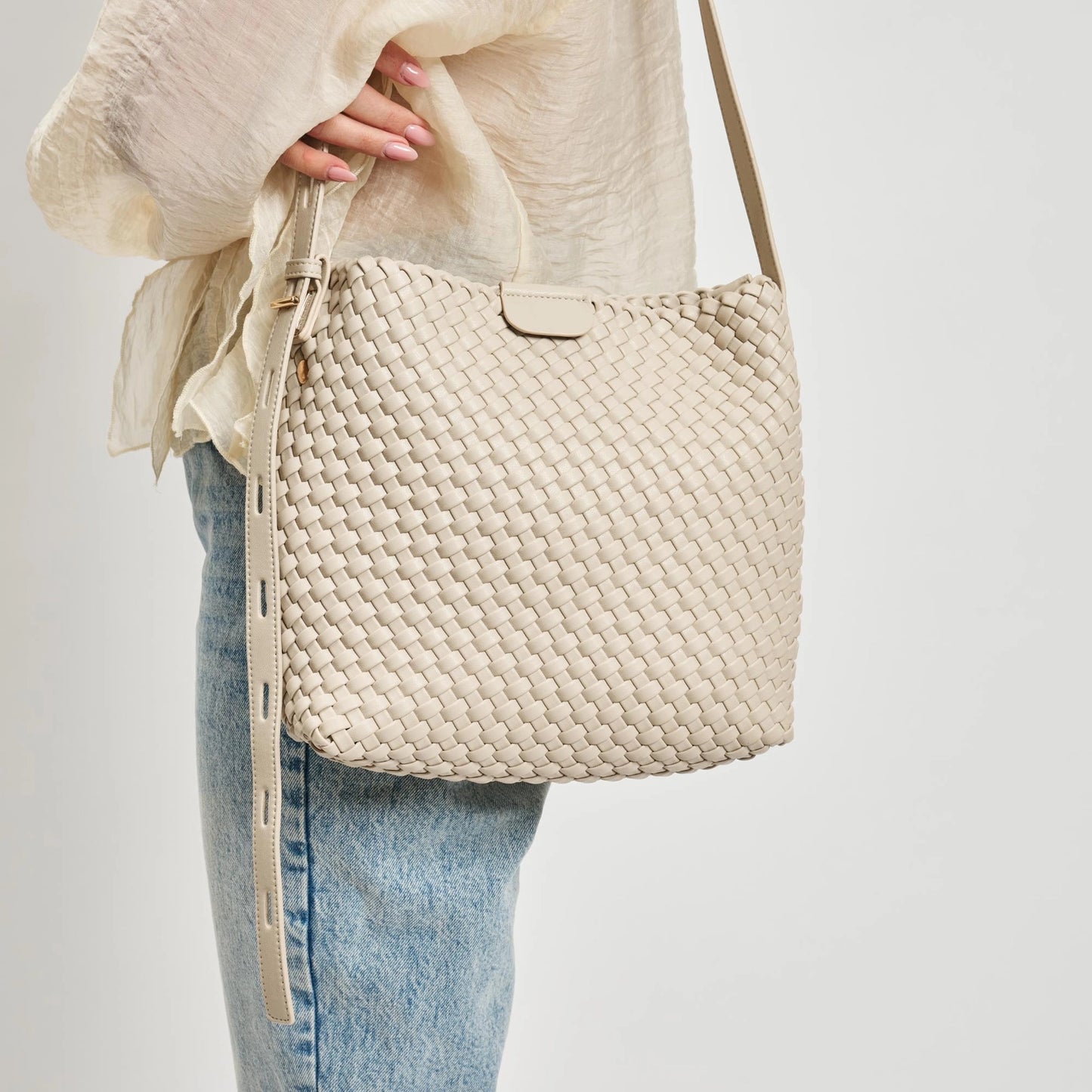 Isadora Bucket Bag Ivory