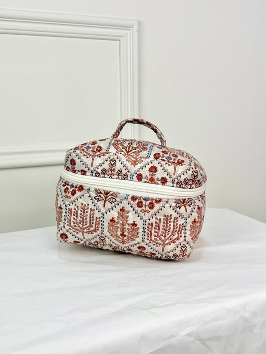 Tavi Sand Quilted Travel Case