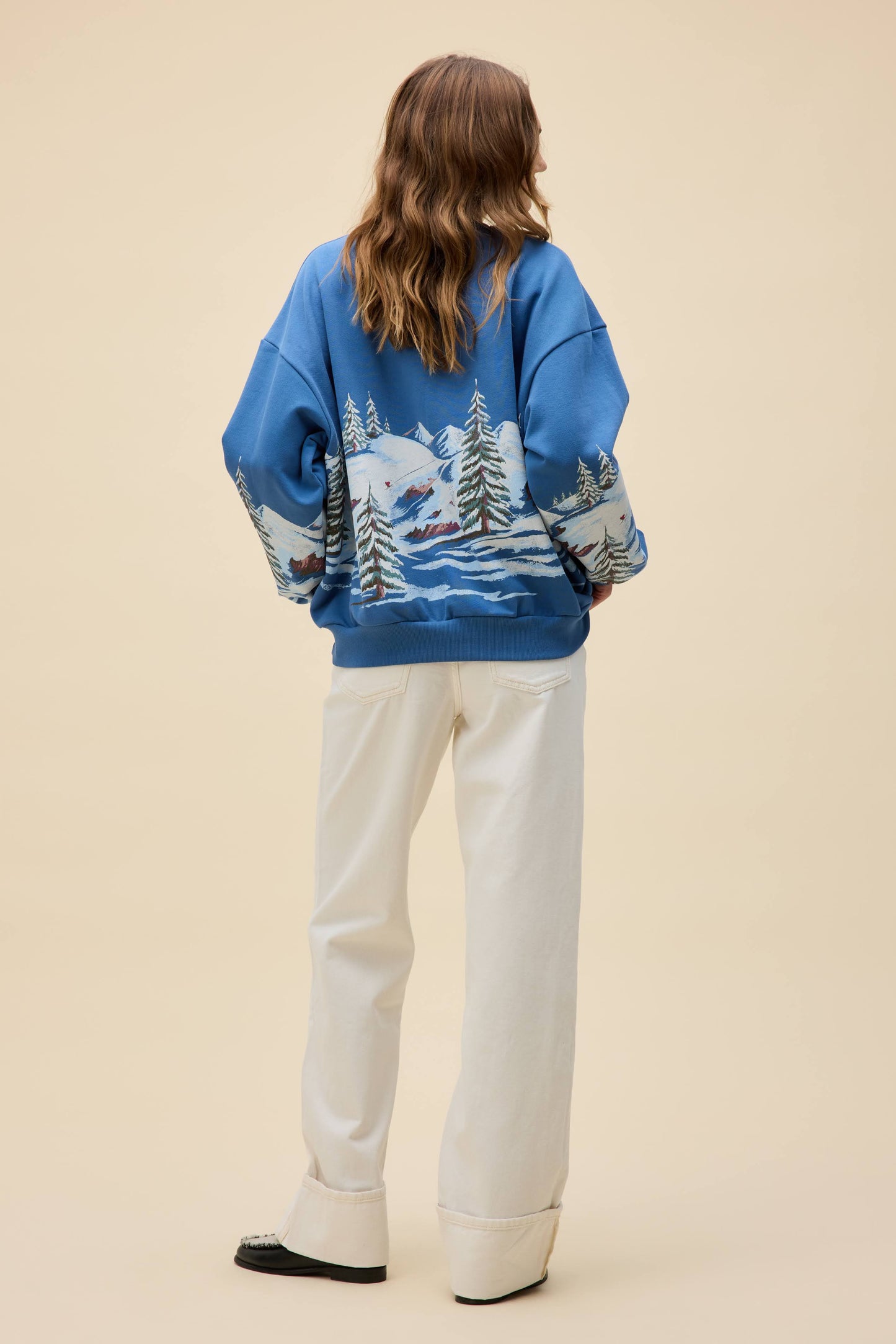 Alpine Ski Scene Crewneck - Clothe Boutique