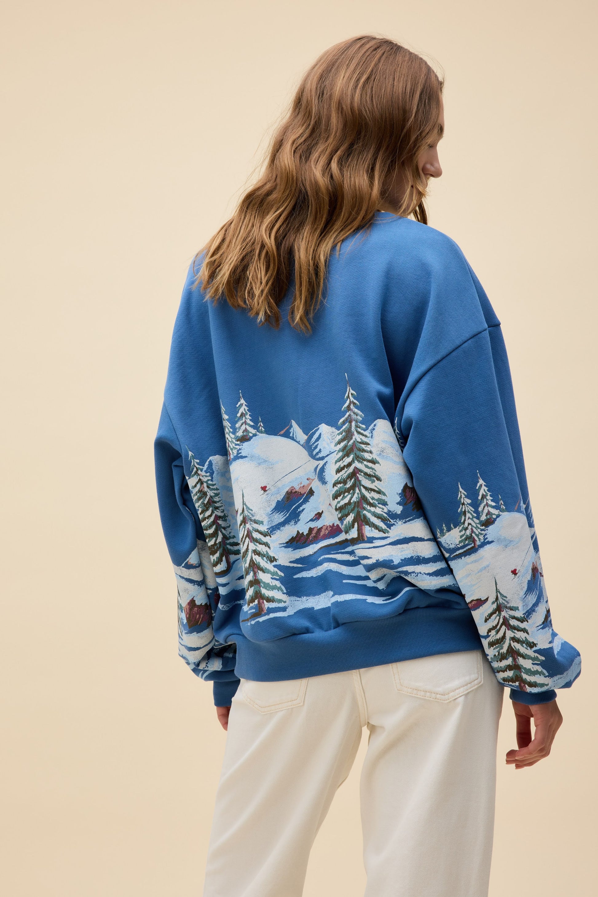 Alpine Ski Scene Crewneck - Clothe Boutique
