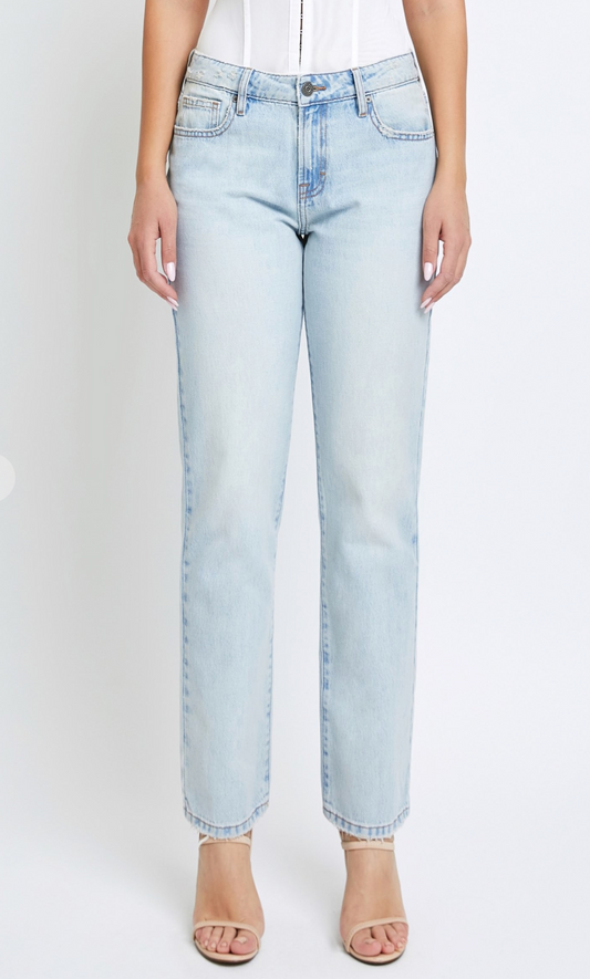 Clean Classic Light Wash Jeans