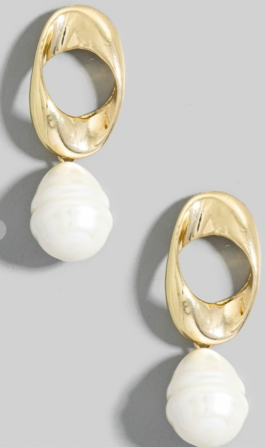 Twisted Oval Pearl Studs