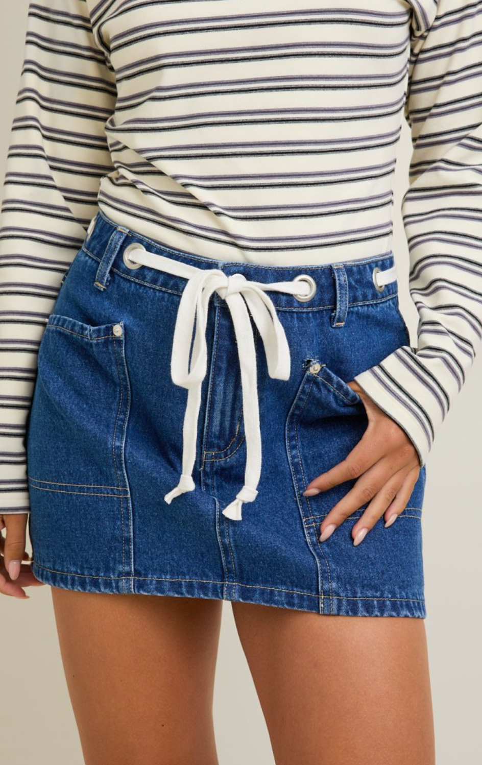 Mid-Waisted Eyelet Detail Skirt