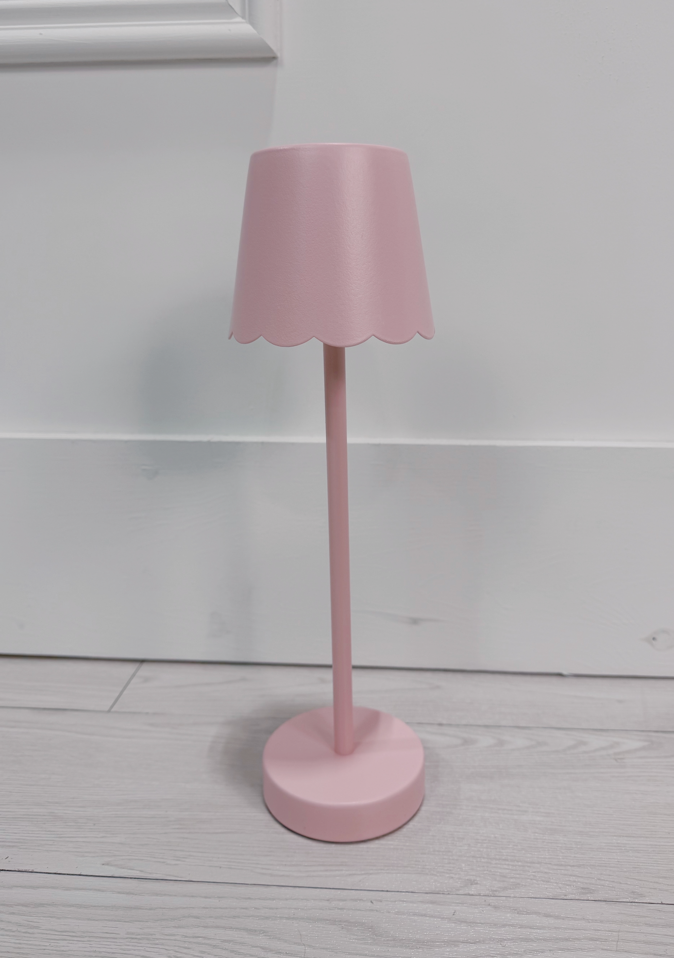 Scallop Portable Table Lamp Pink - Clothe Boutique