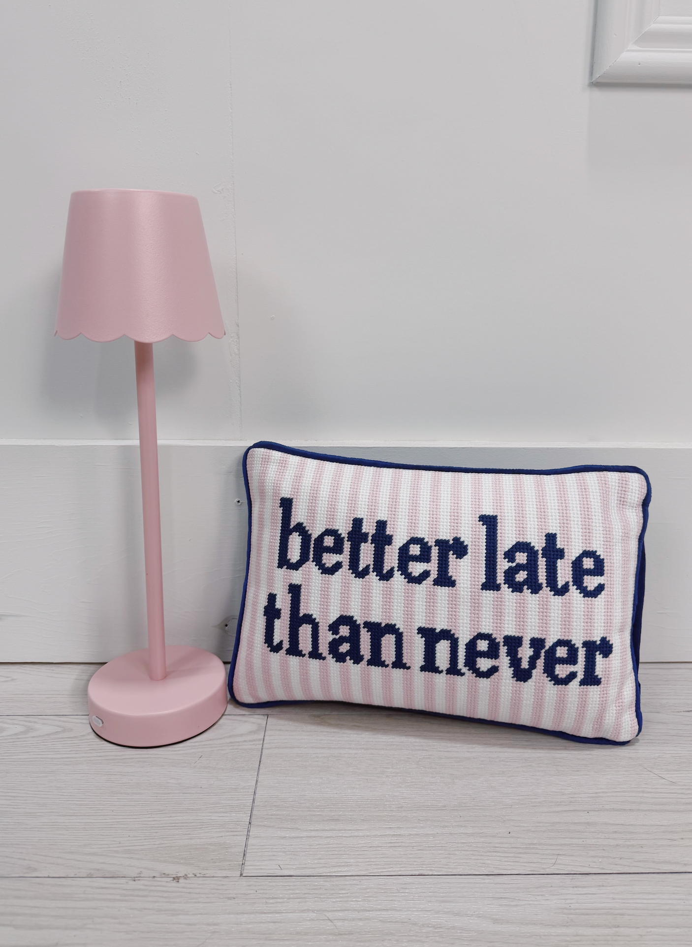 Scallop Portable Table Lamp Pink - Clothe Boutique