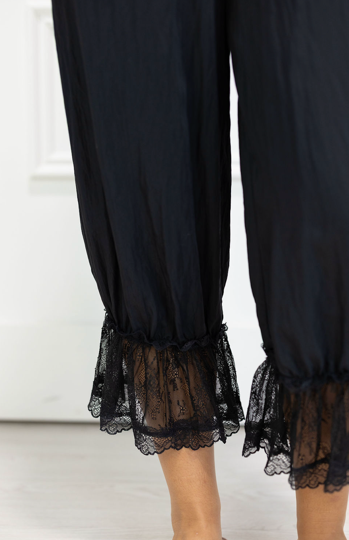 Lace Hem Bloomer Pants