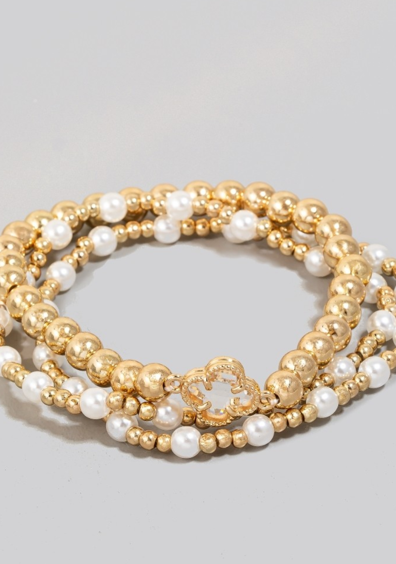 Clover Charm Pearl Bracelets