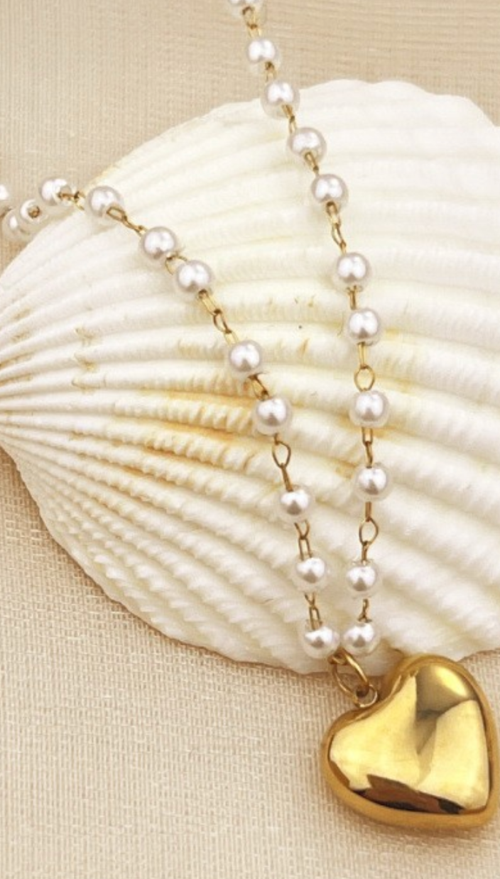 Heart & Pearls Pendant Necklace