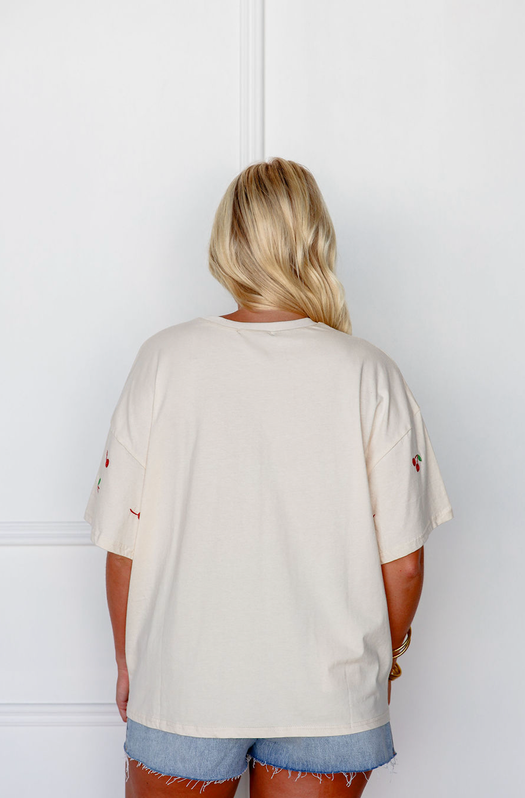 Cherry Embroidery T-shirt