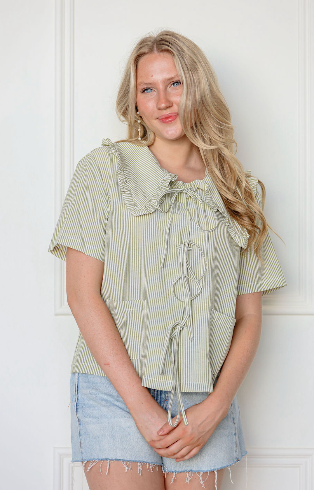 Big Collar Stripe Ties Top Olive