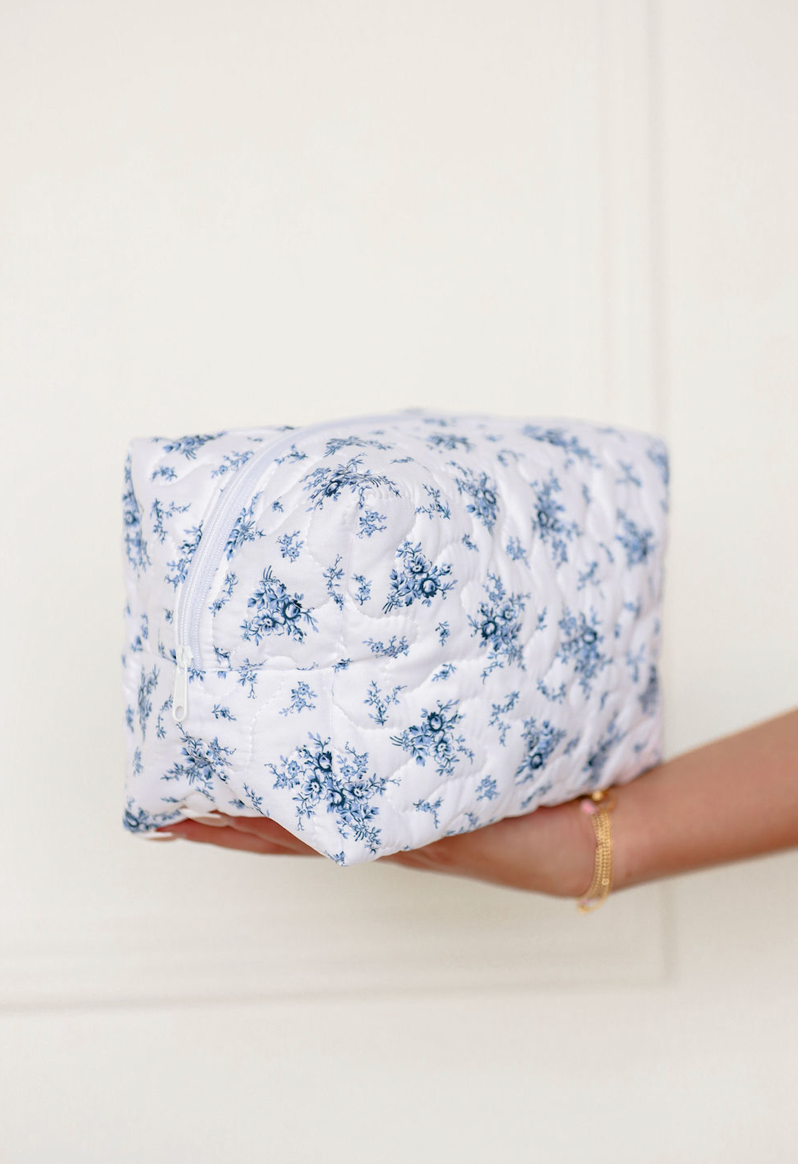 Picnic Navy Floral Quilted Makeup Bag L