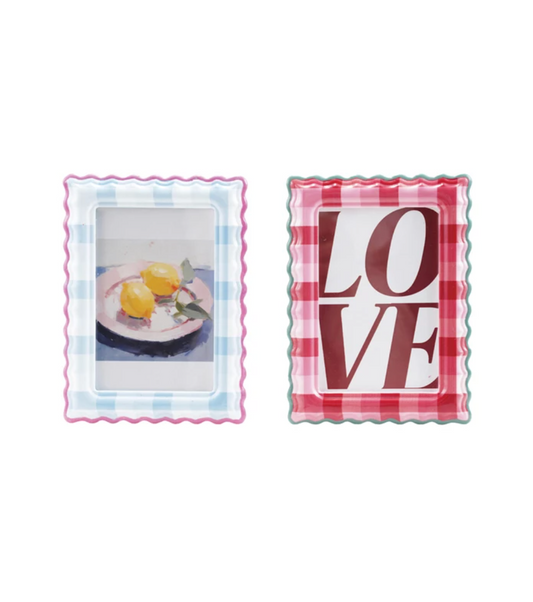Plaid Scallop Frame