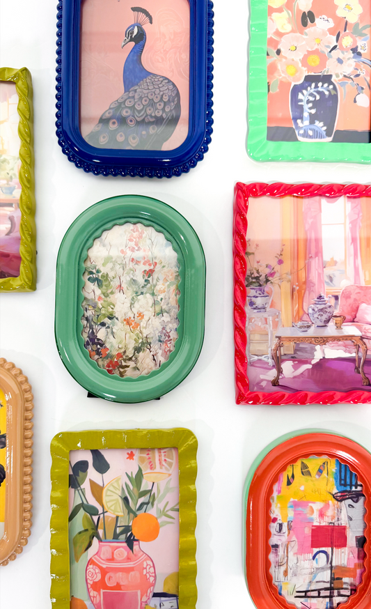 Twisted Ruffle Photo Frame