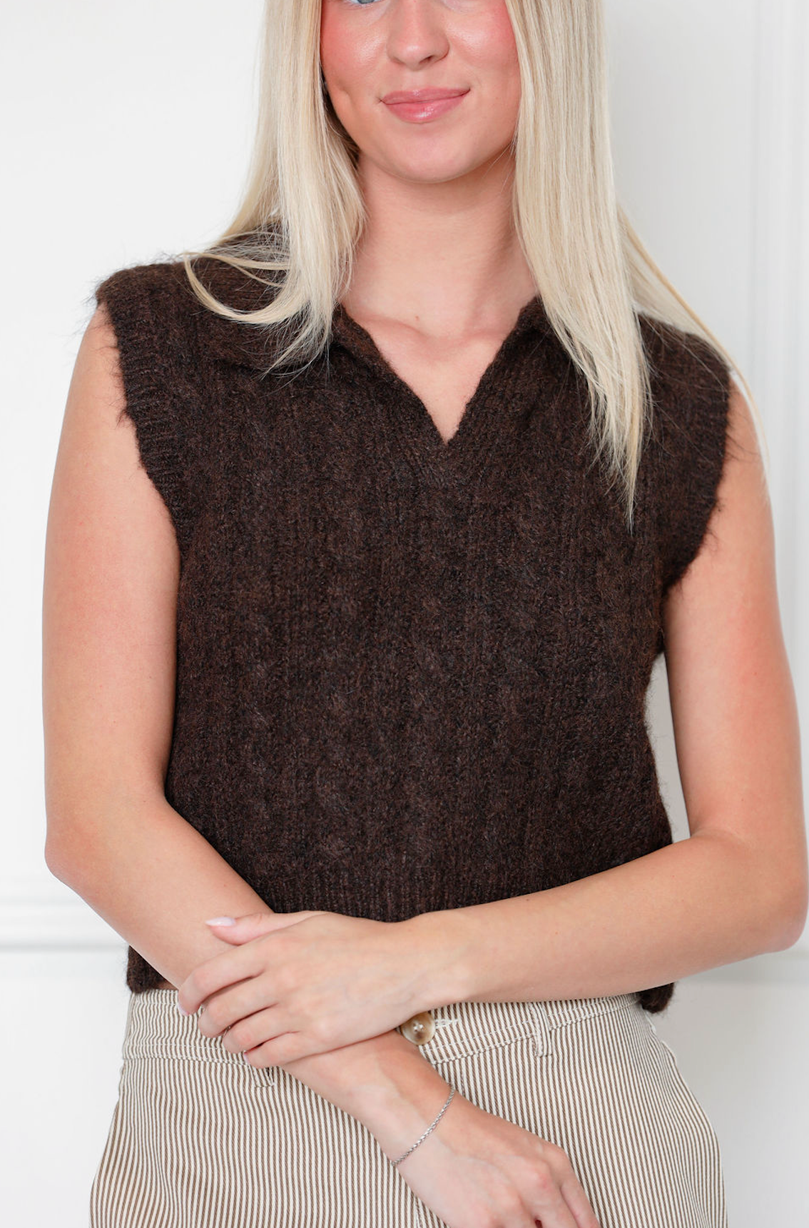Collared Vest Knit Top Brown