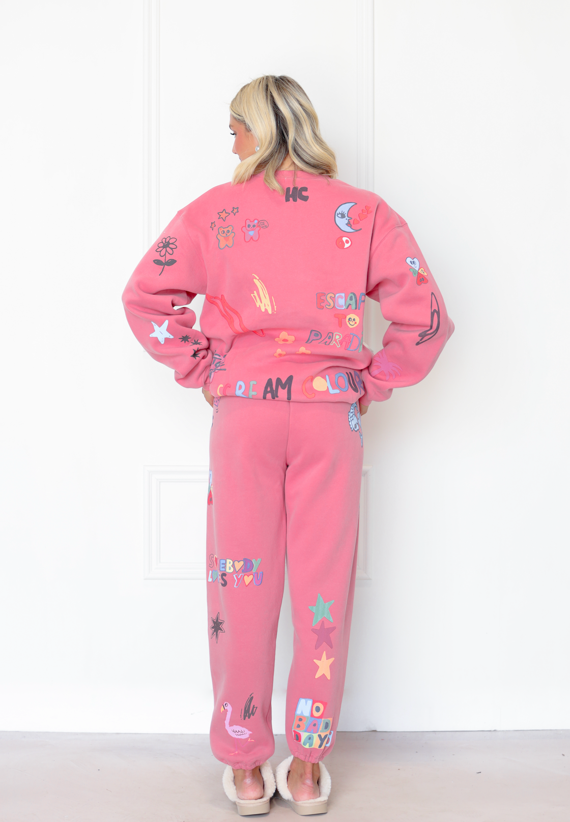 Somebody Loves You Crewneck Pink