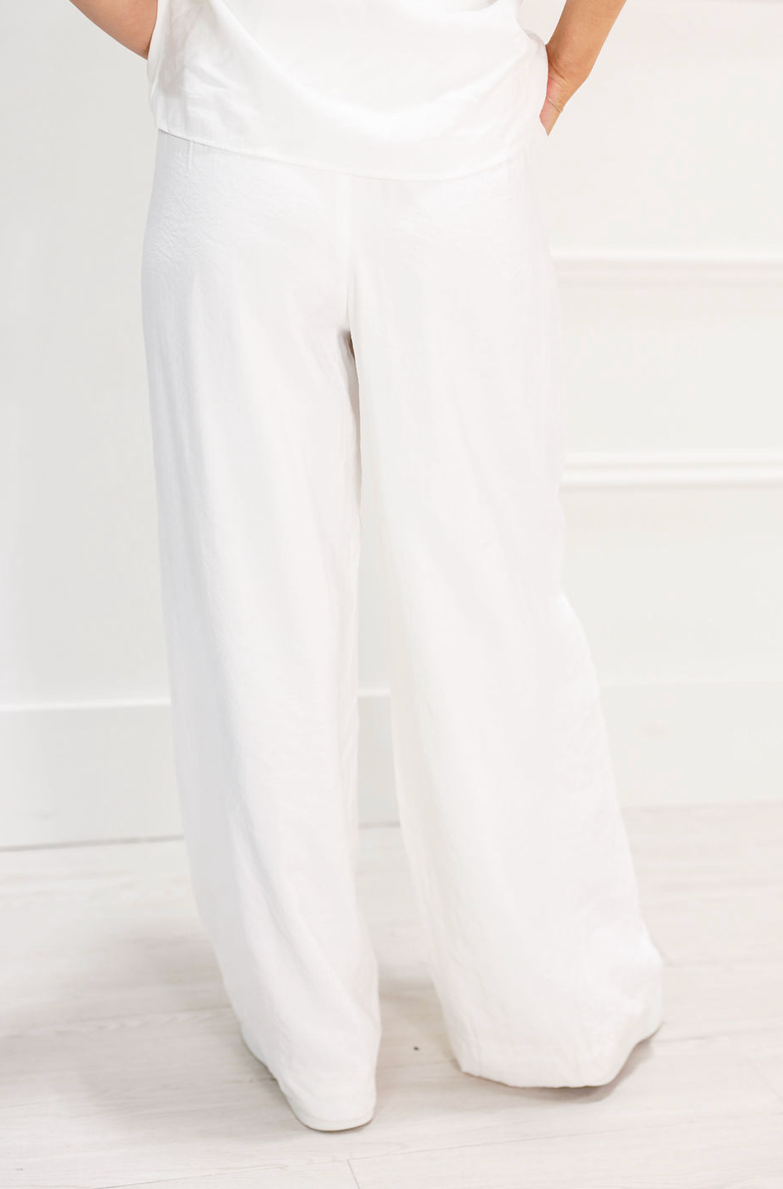 White Halter Button Top & Pants Set of 2 - Clothe Boutique