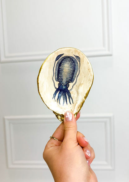 Shell Shaped Dish W/ Sea Image
