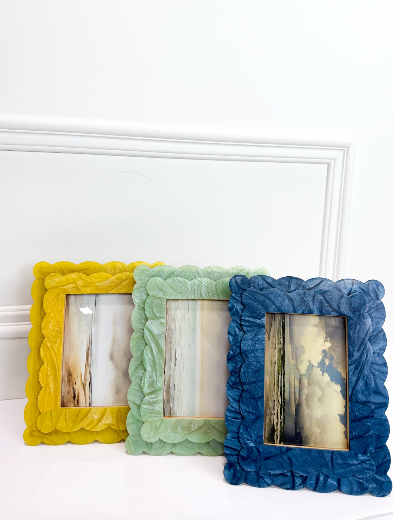 Layered Scalloped Photo Frame