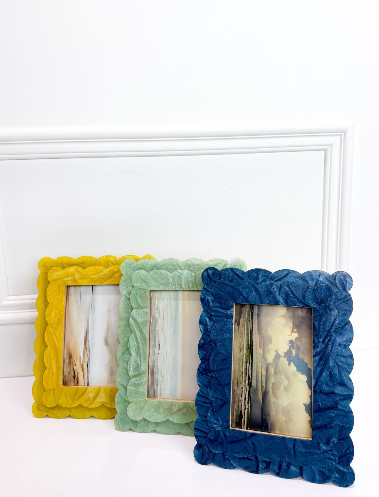 Layered Scalloped Photo Frame