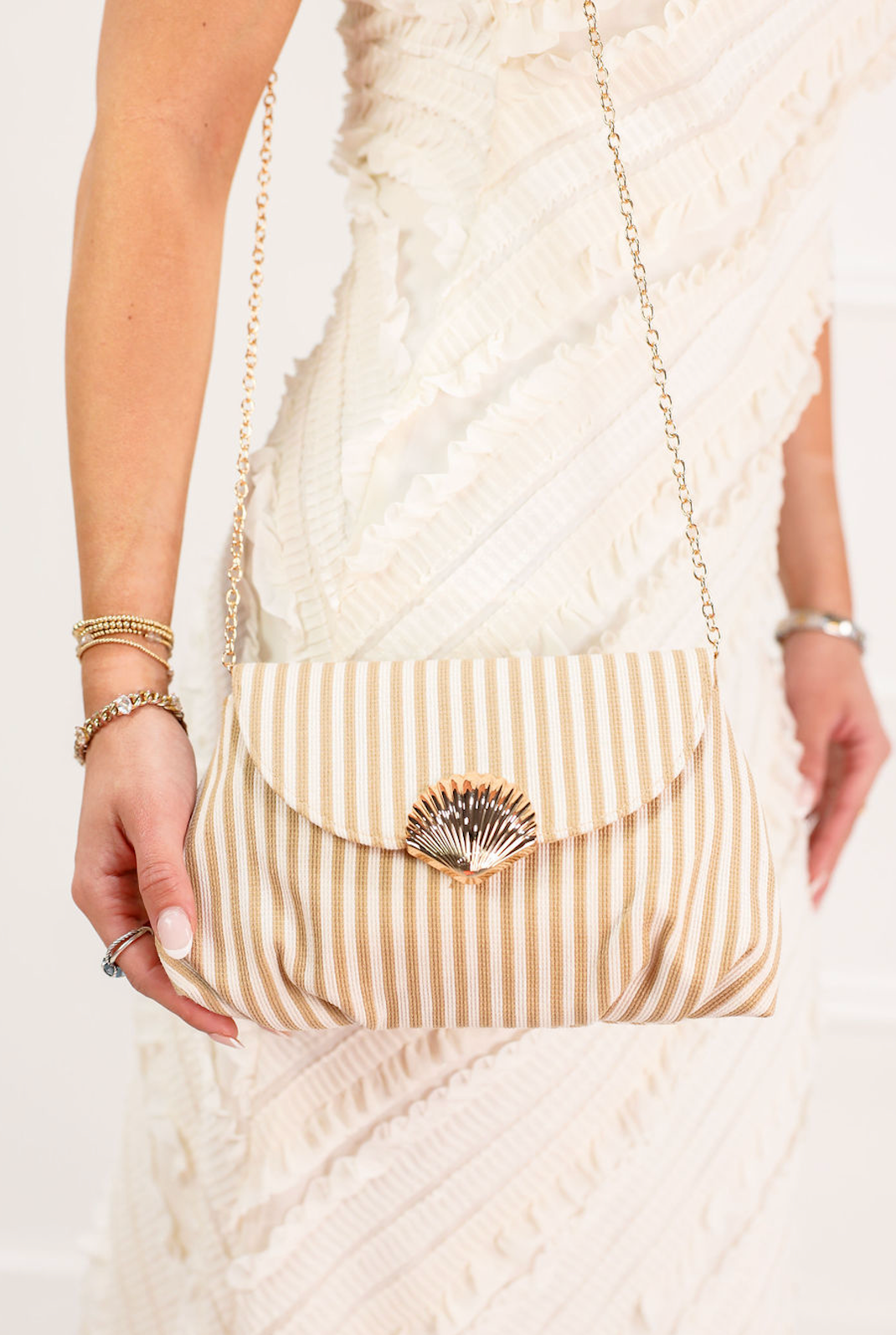 Kaia Shell Clutch Beige