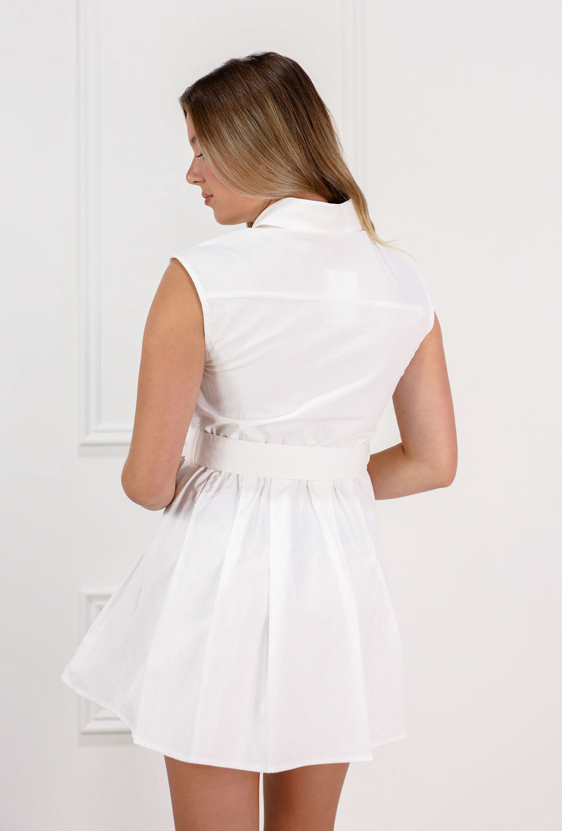 Donna White Belted Dress