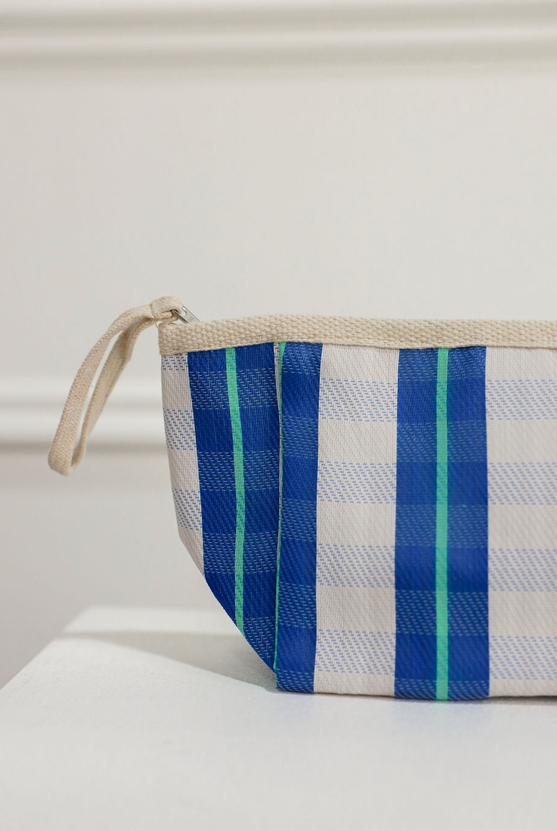 Nylon Pouch La Mer Blue Neon