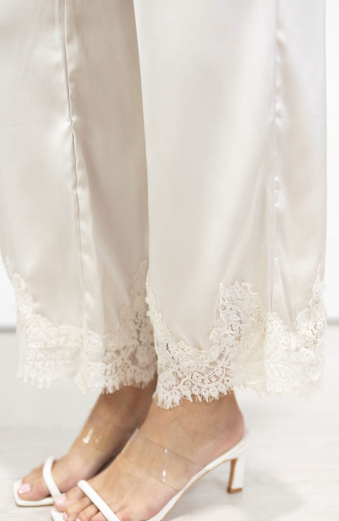 Lace Trim Pants Cream